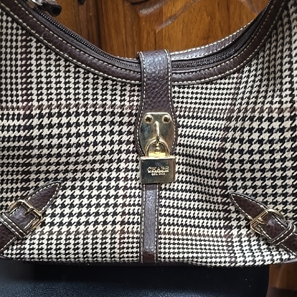 Chaps Black and White Houndstooth Shoulder Bag - Picture 3 of 14